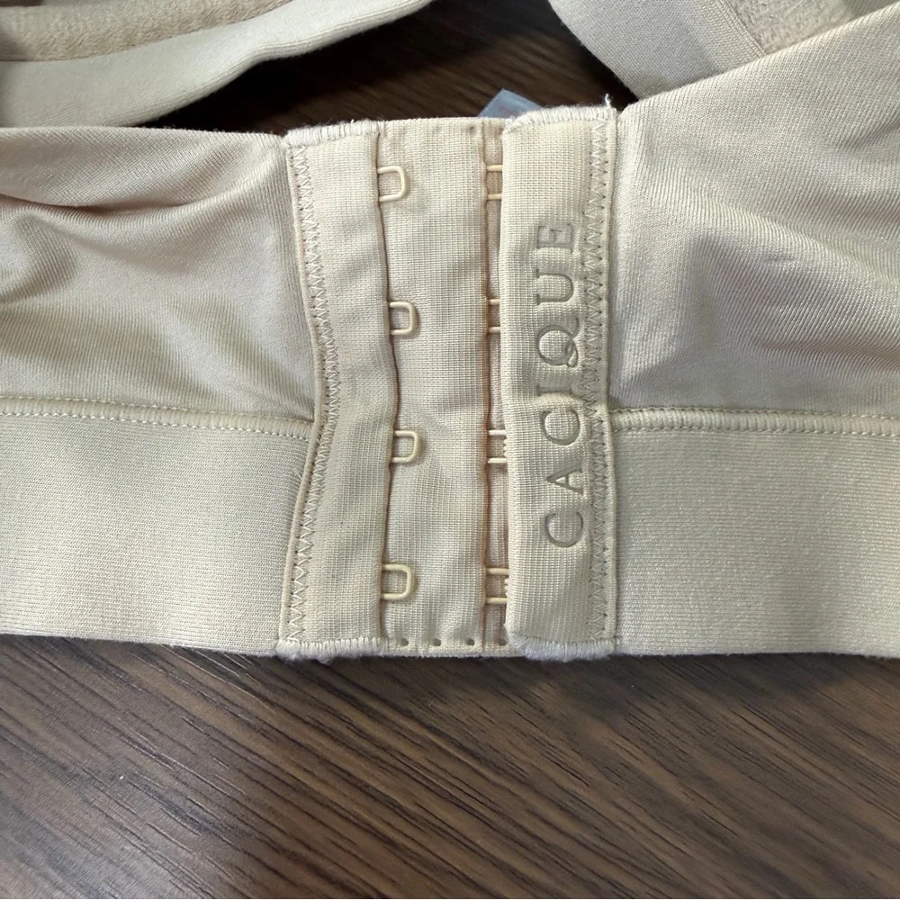 Cacique Light Beige Lightly‎ Lined Comfort Bra Sz 40H